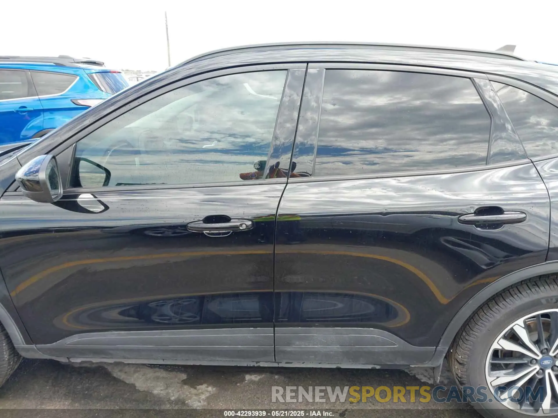 15 fotografías del automóvil dañado 1FMCU0G62MUA12575 FORD ESCAPE 2021