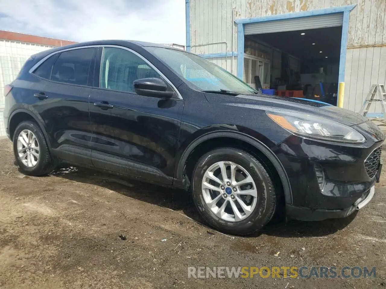 4 fotografías del automóvil dañado 1FMCU0G62MUA14570 FORD ESCAPE 2021