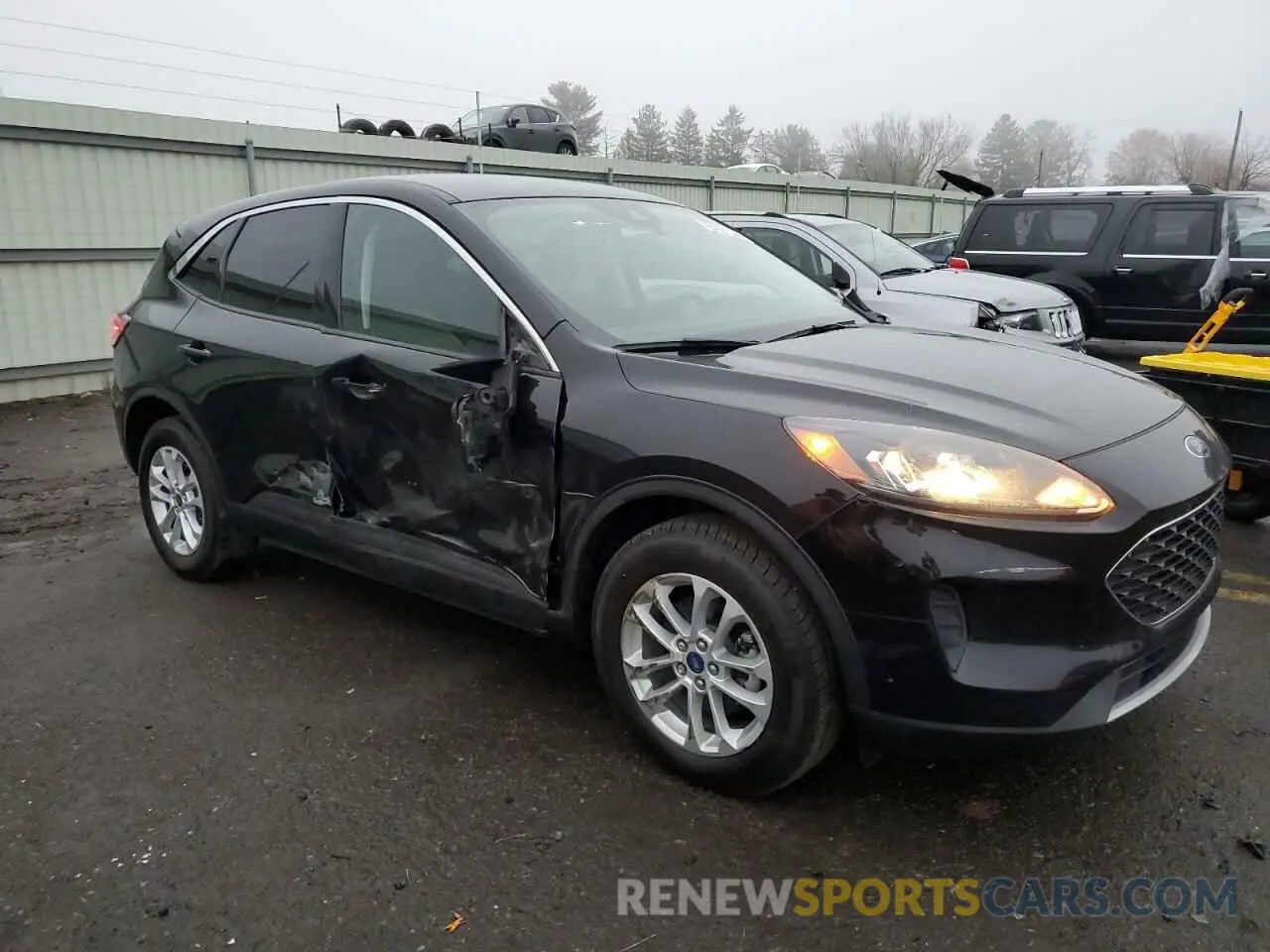 4 fotografías del automóvil dañado 1FMCU0G62MUA78527 FORD ESCAPE 2021