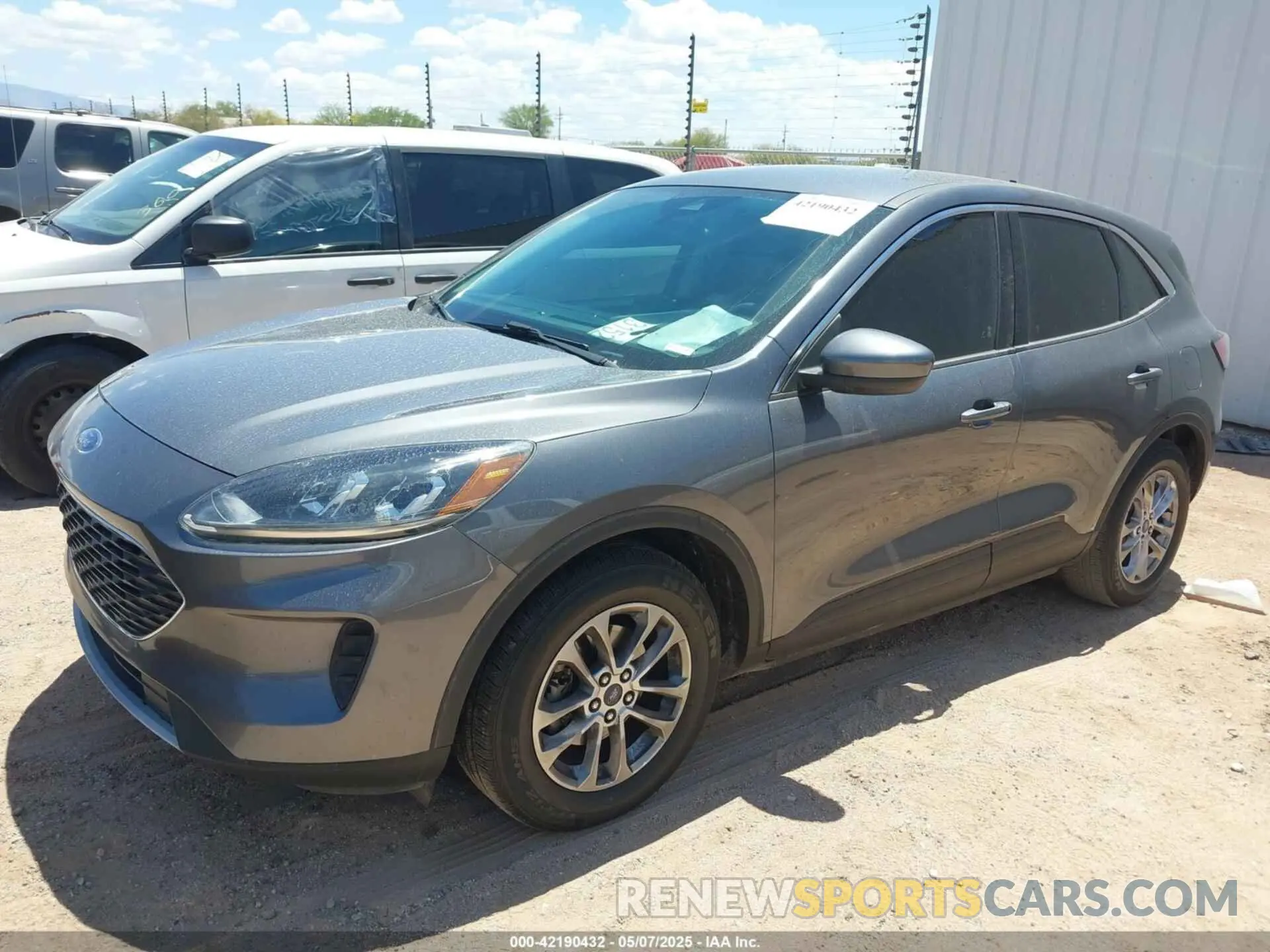 2 fotografías del automóvil dañado 1FMCU0G64MUA89285 FORD ESCAPE 2021