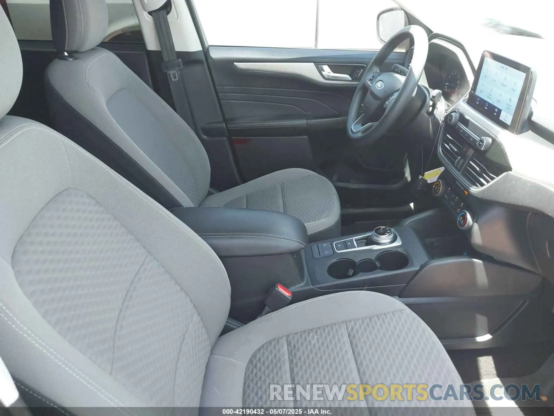 5 fotografías del automóvil dañado 1FMCU0G64MUA89285 FORD ESCAPE 2021