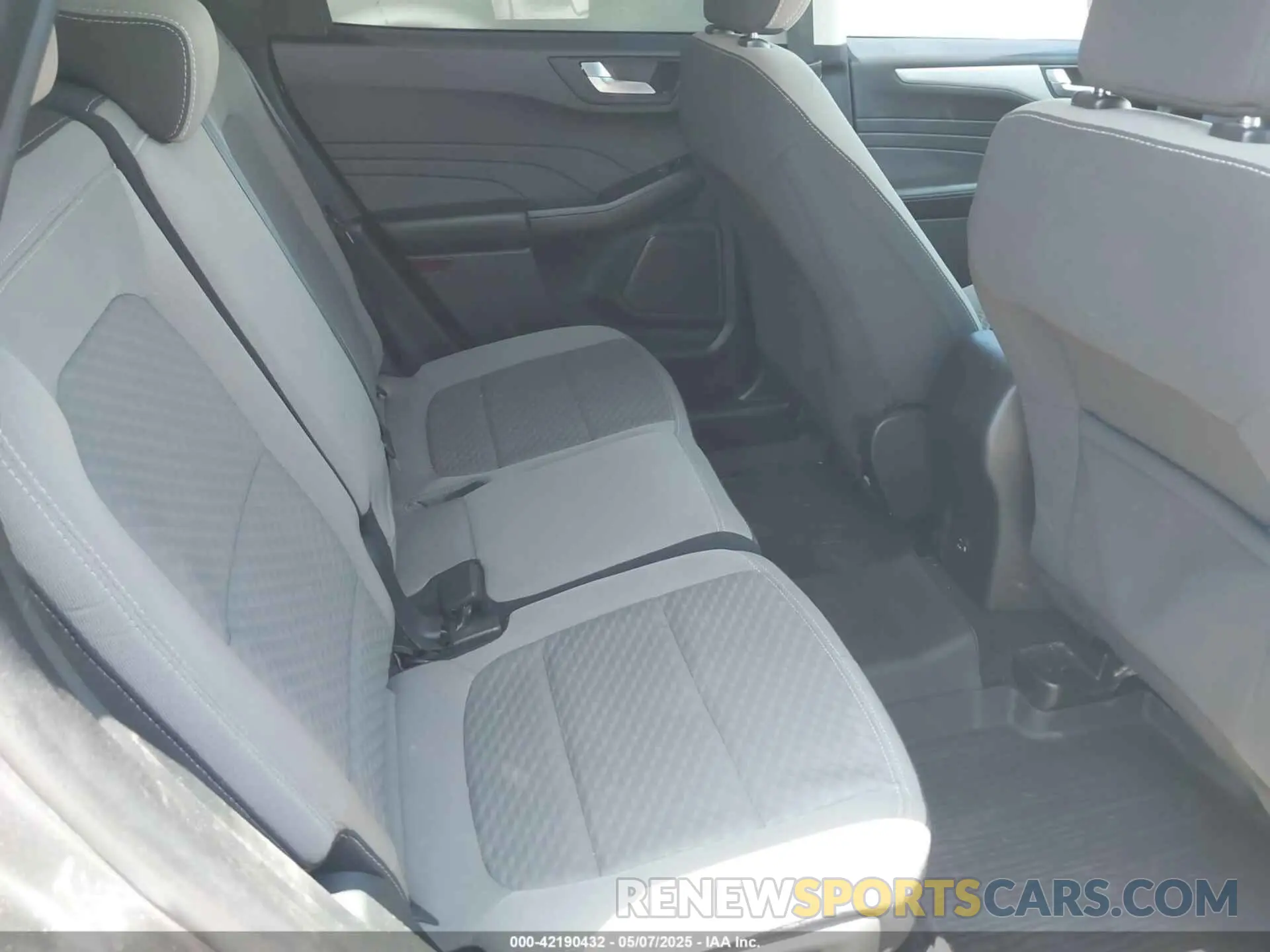 8 fotografías del automóvil dañado 1FMCU0G64MUA89285 FORD ESCAPE 2021