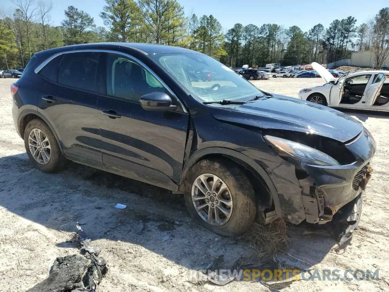 4 fotografías del automóvil dañado 1FMCU0G64MUA91070 FORD ESCAPE 2021