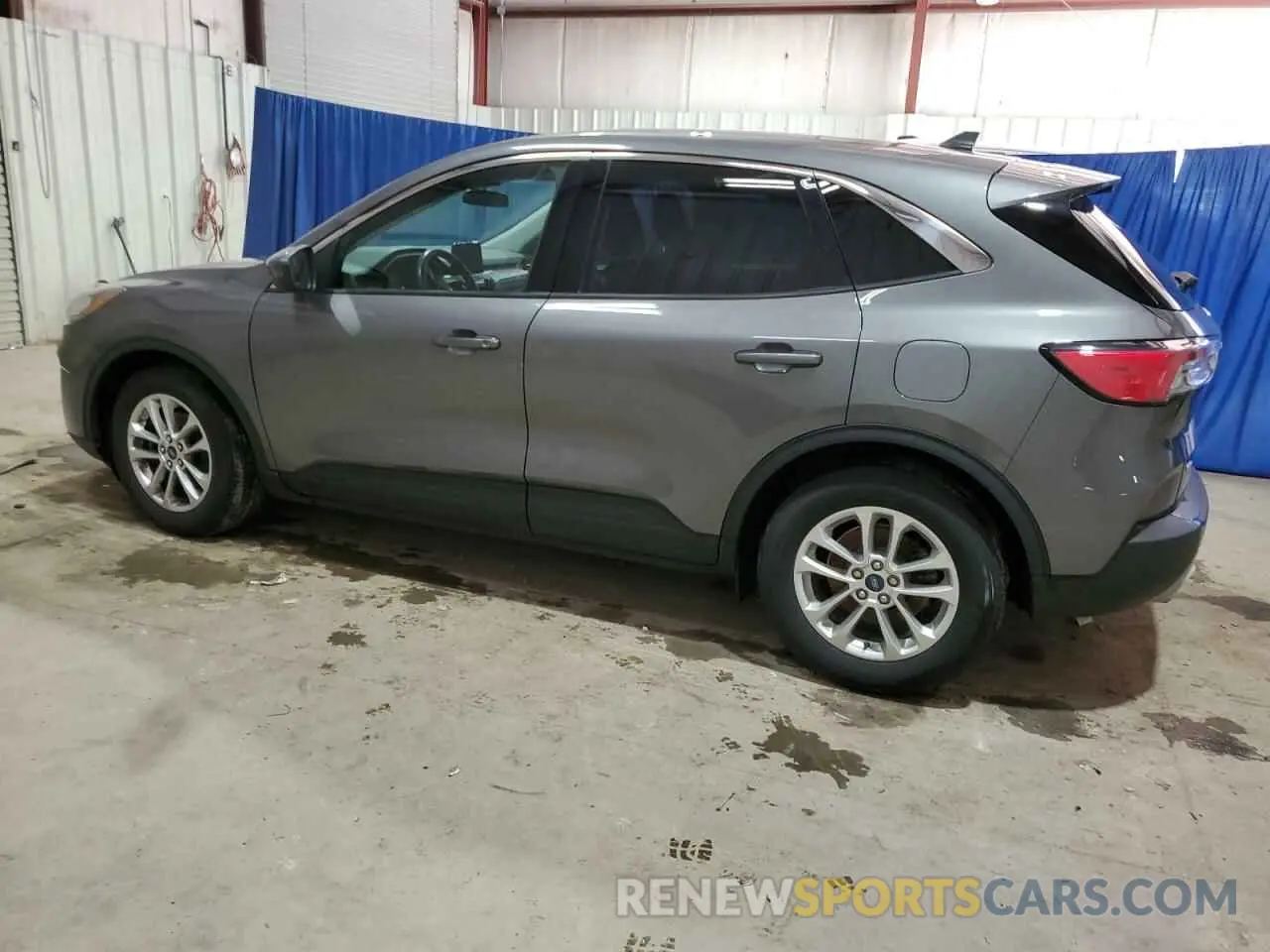 2 fotografías del automóvil dañado 1FMCU0G65MUA68848 FORD ESCAPE 2021