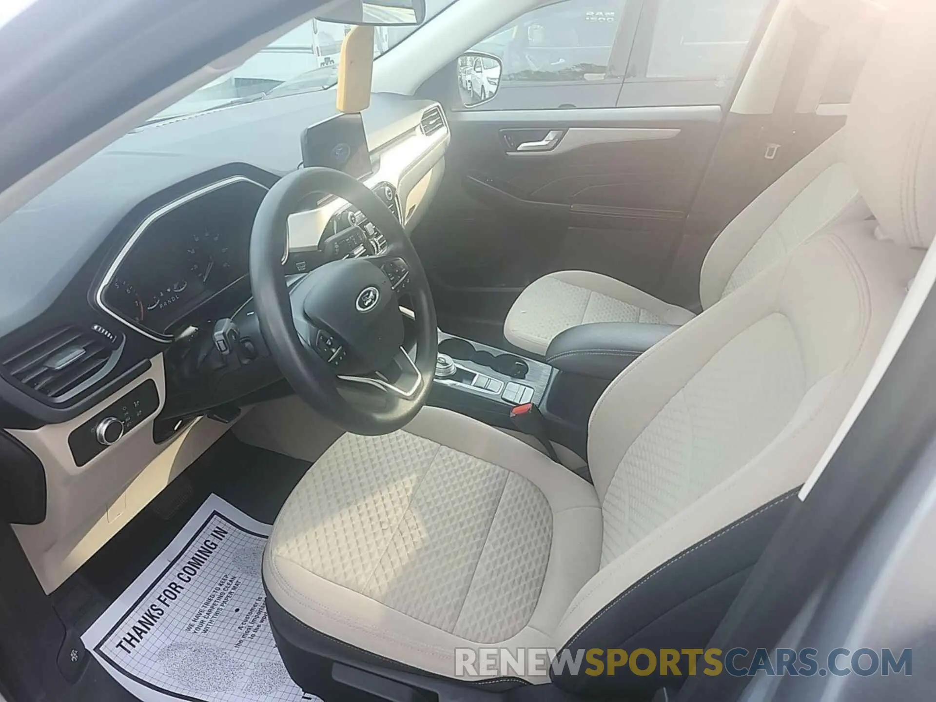15 fotografías del automóvil dañado 1FMCU0G66MUA03118 FORD ESCAPE 2021