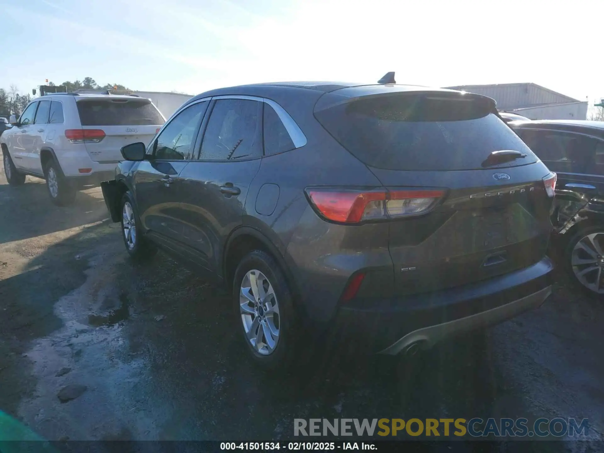 3 fotografías del automóvil dañado 1FMCU0G66MUA49290 FORD ESCAPE 2021