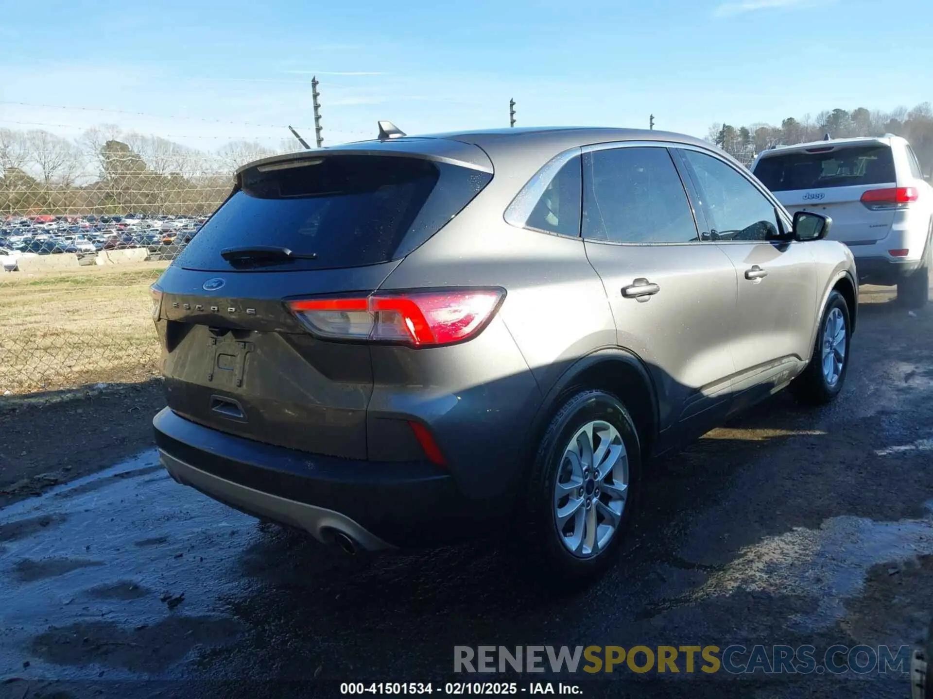 4 fotografías del automóvil dañado 1FMCU0G66MUA49290 FORD ESCAPE 2021