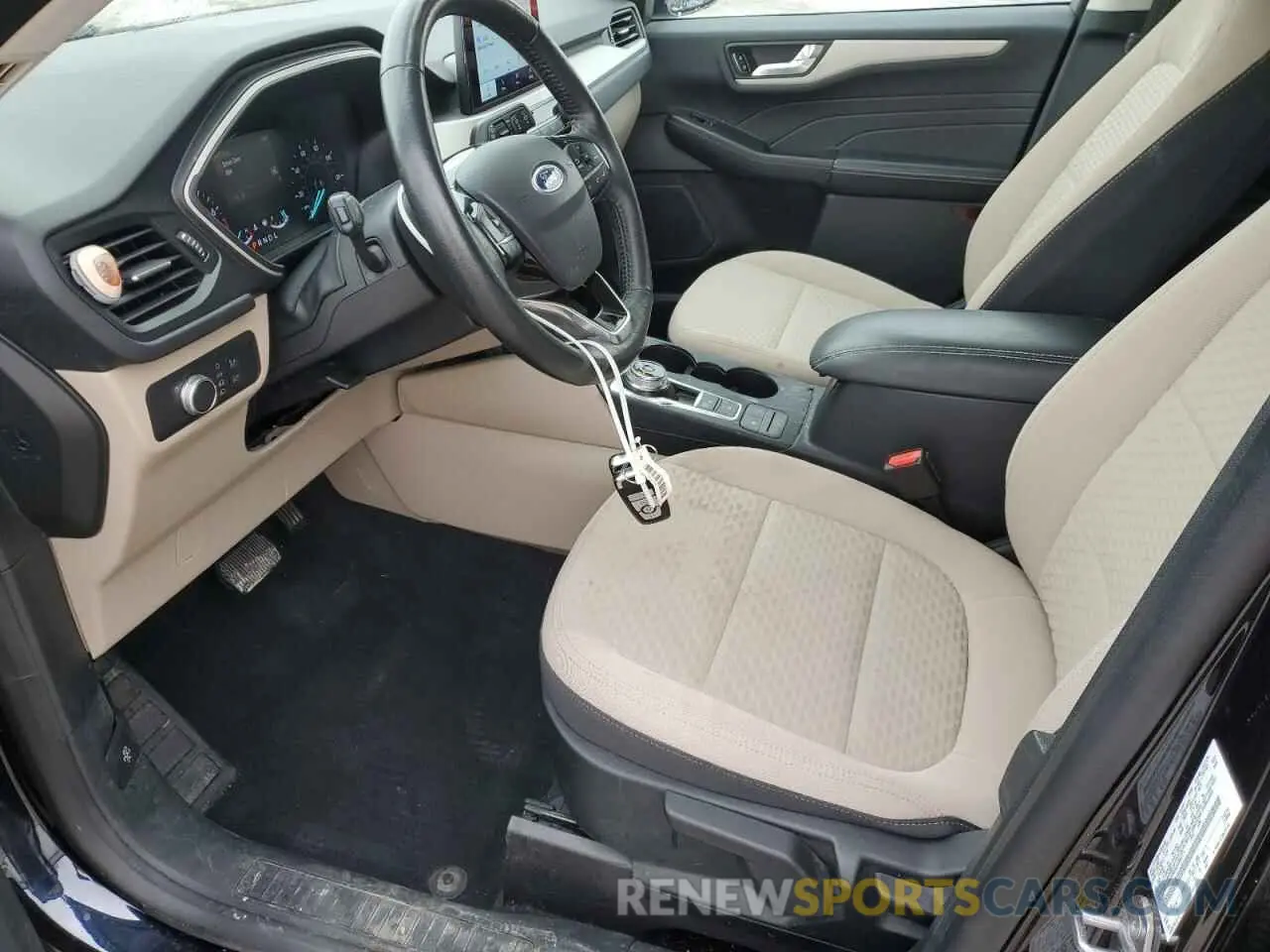 7 fotografías del automóvil dañado 1FMCU0G66MUA68471 FORD ESCAPE 2021