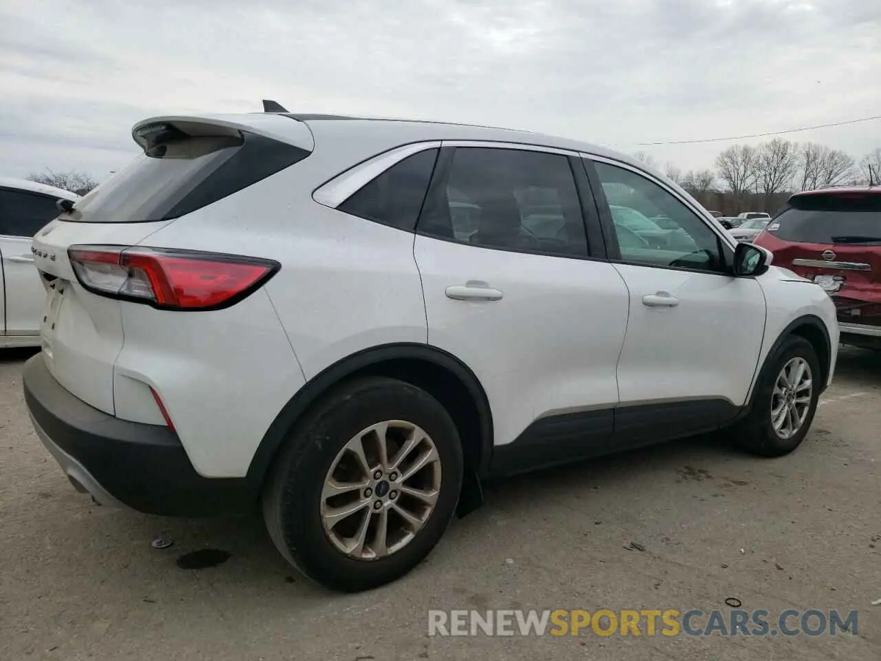 3 fotografías del automóvil dañado 1FMCU0G66MUB28961 FORD ESCAPE 2021