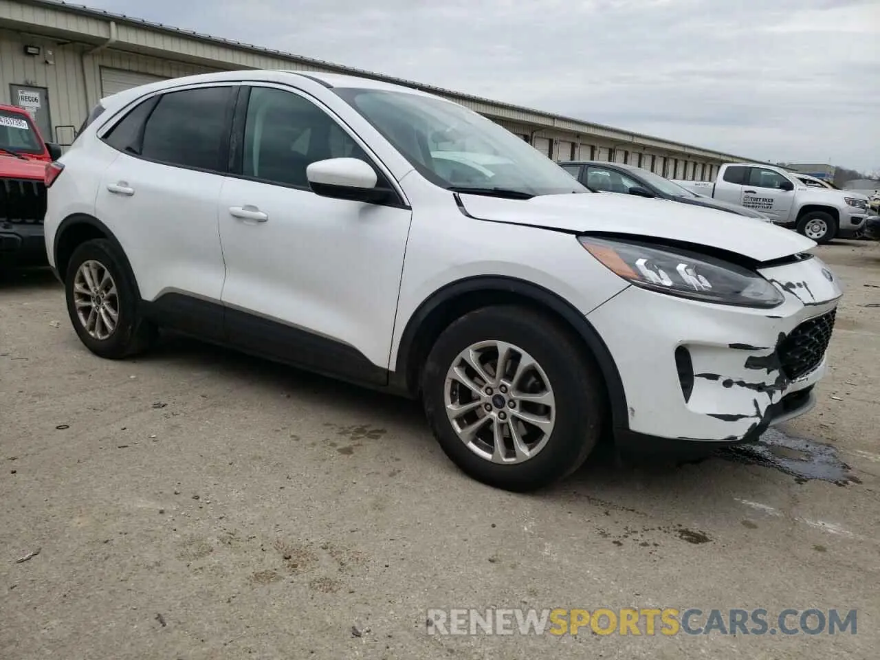 4 fotografías del automóvil dañado 1FMCU0G66MUB28961 FORD ESCAPE 2021