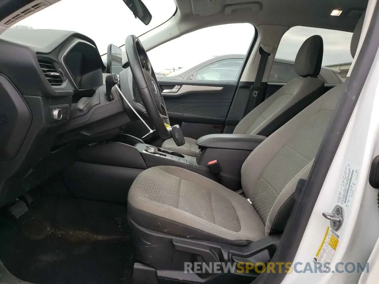 7 fotografías del automóvil dañado 1FMCU0G66MUB28961 FORD ESCAPE 2021