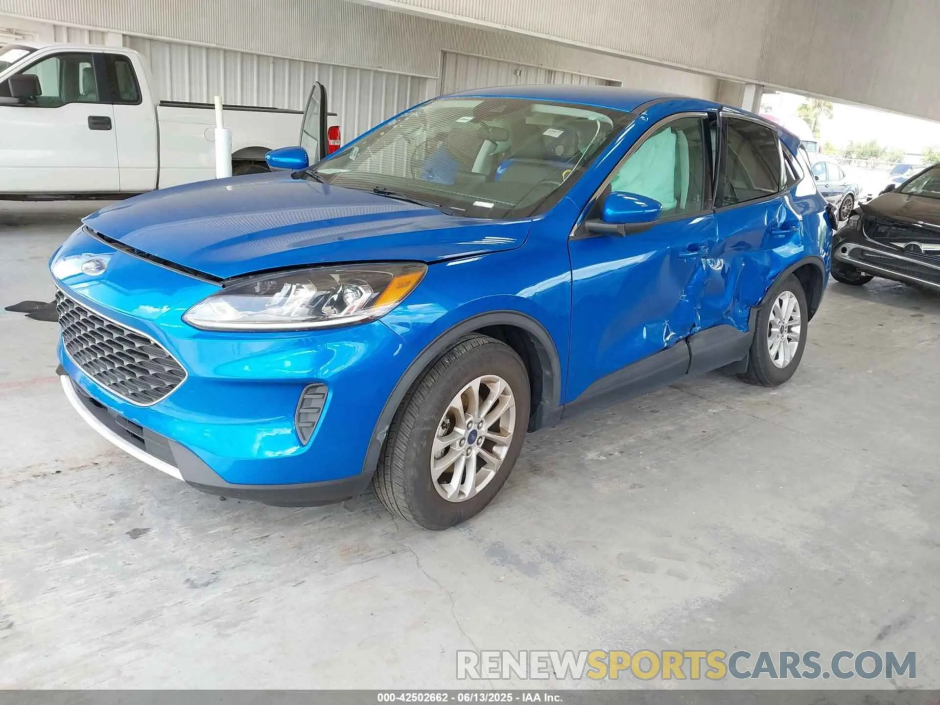 2 fotografías del automóvil dañado 1FMCU0G67MUA07288 FORD ESCAPE 2021