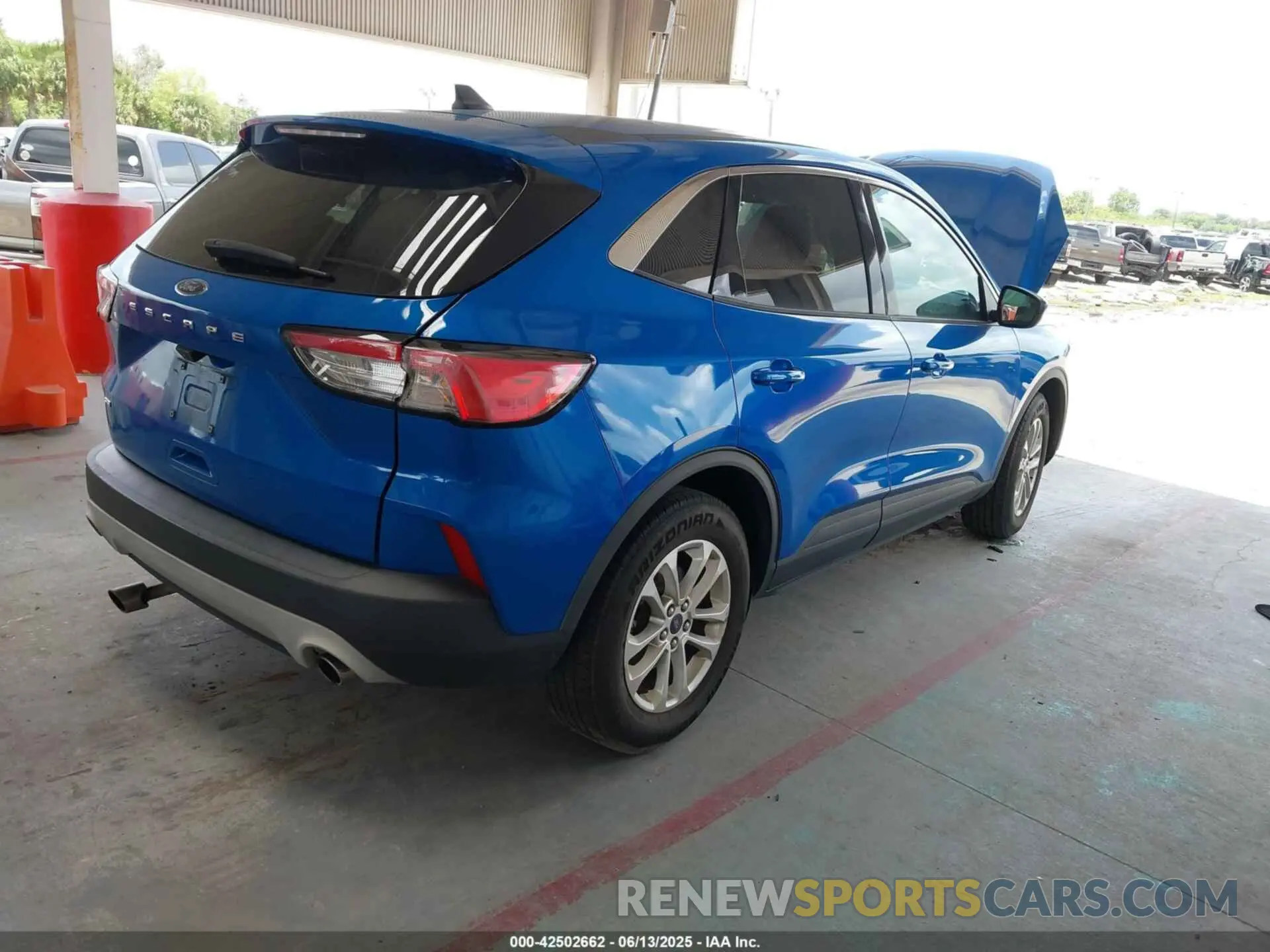 4 fotografías del automóvil dañado 1FMCU0G67MUA07288 FORD ESCAPE 2021