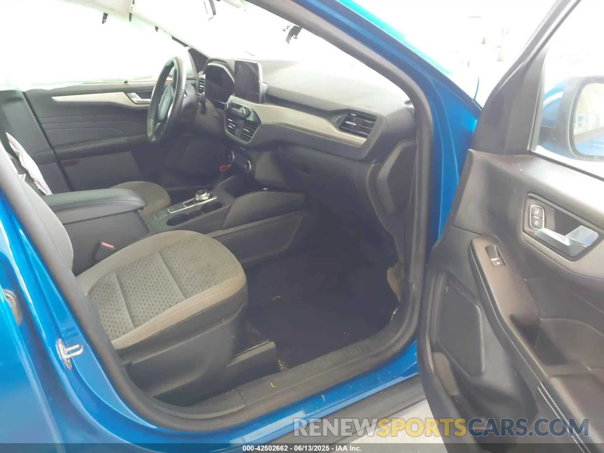 5 fotografías del automóvil dañado 1FMCU0G67MUA07288 FORD ESCAPE 2021