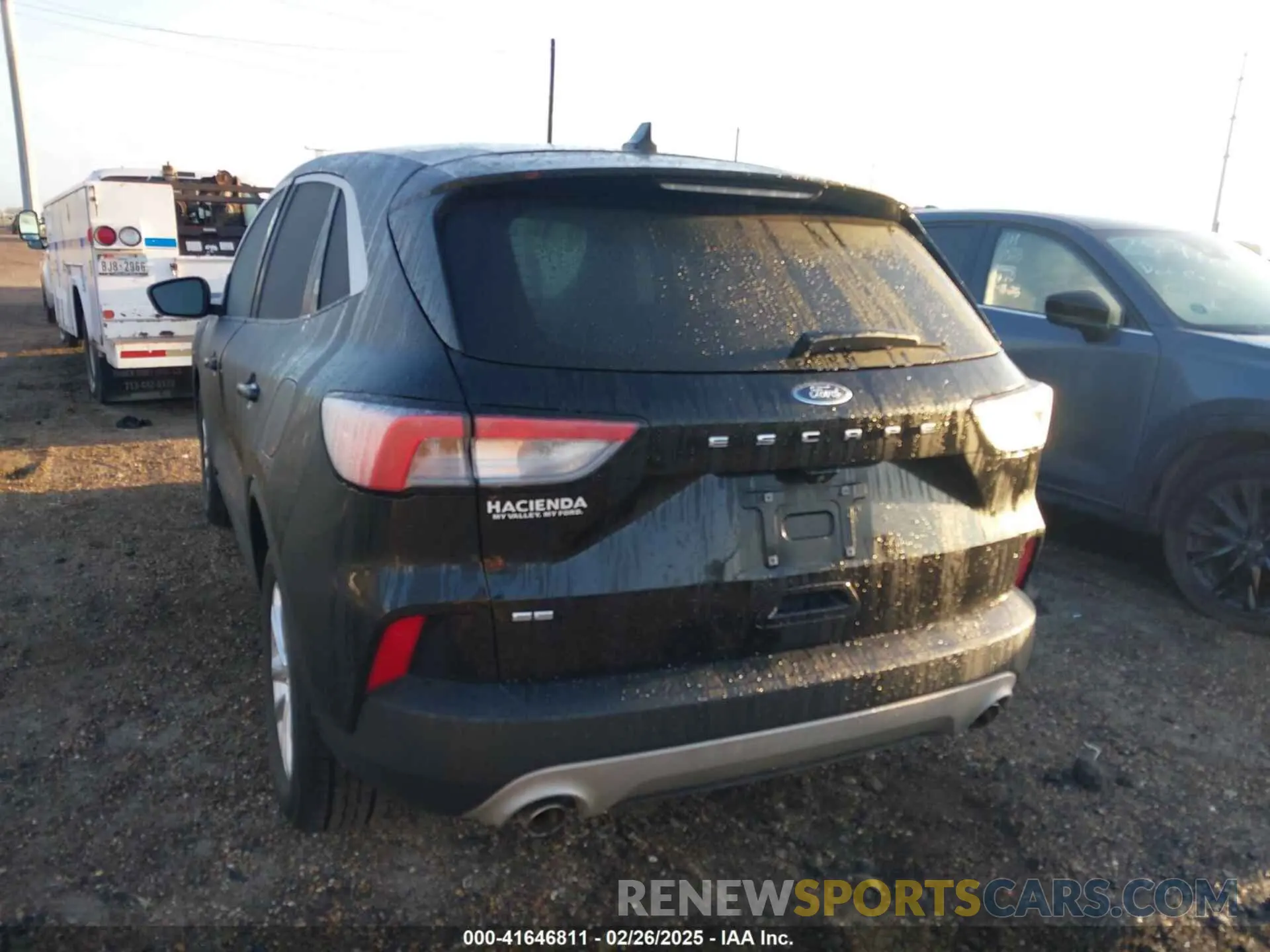 3 fotografías del automóvil dañado 1FMCU0G67MUB29746 FORD ESCAPE 2021