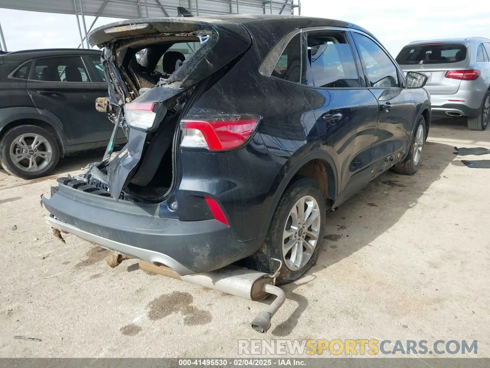 4 fotografías del automóvil dañado 1FMCU0G68MUB00398 FORD ESCAPE 2021