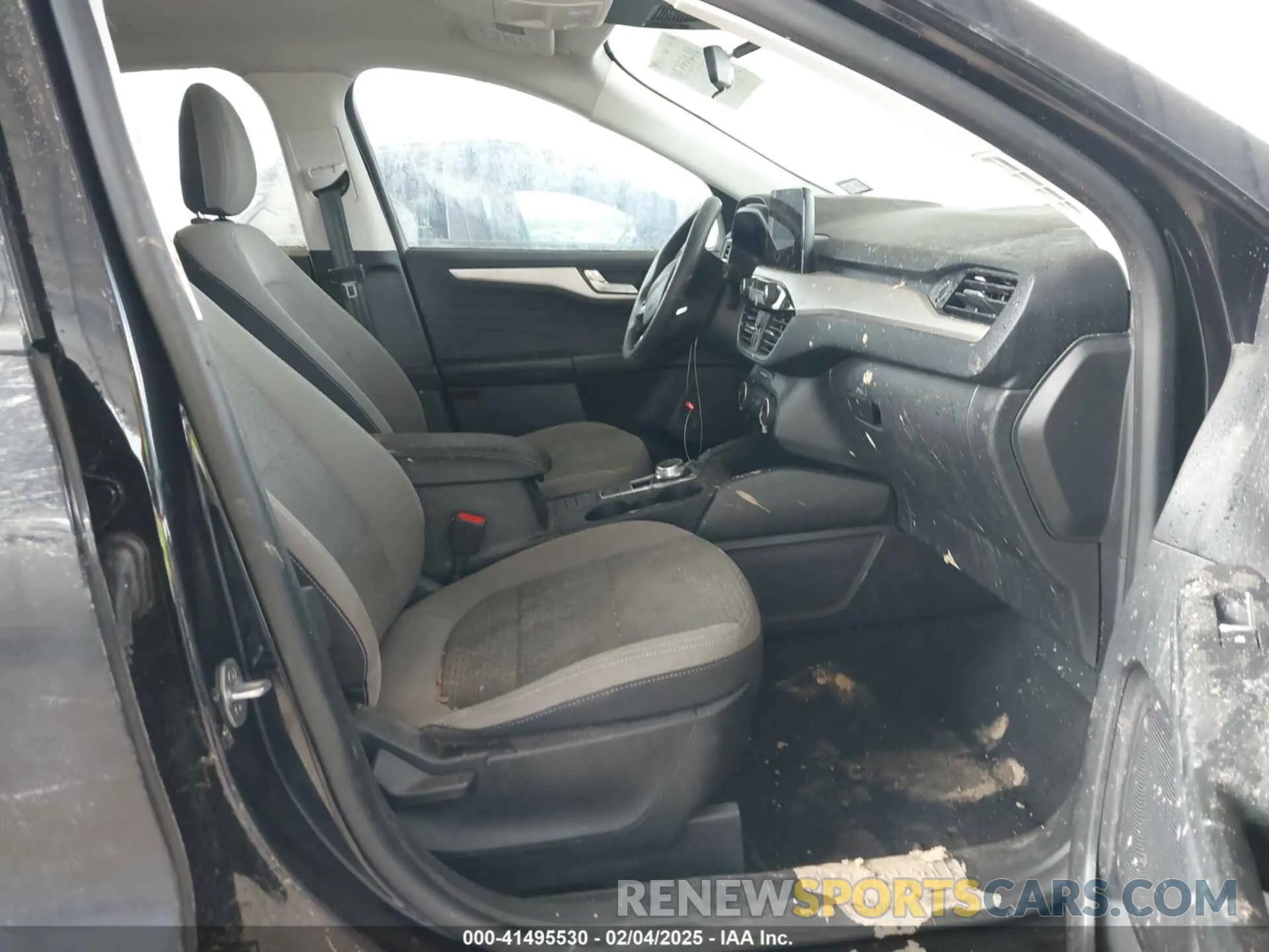5 fotografías del automóvil dañado 1FMCU0G68MUB00398 FORD ESCAPE 2021