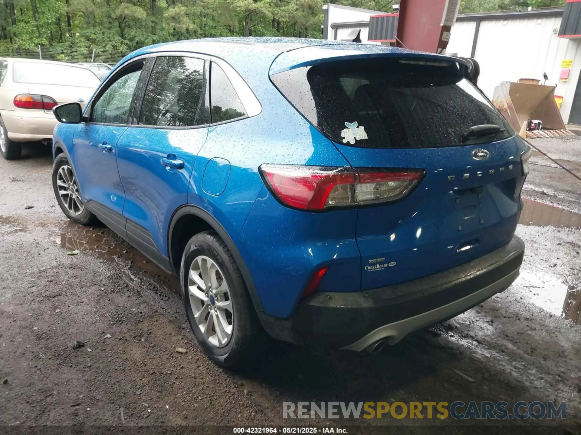 3 fotografías del automóvil dañado 1FMCU0G68MUB08310 FORD ESCAPE 2021