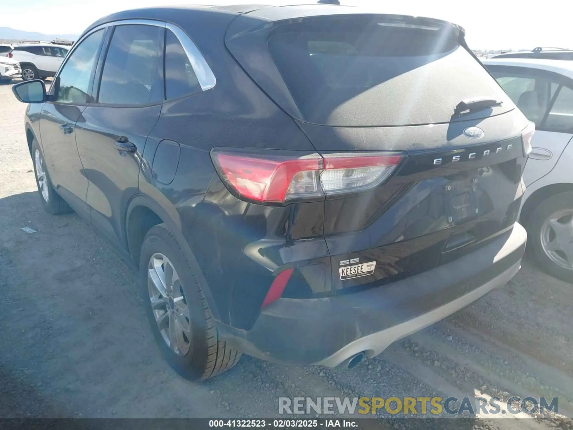 3 fotografías del automóvil dañado 1FMCU0G69MUA90500 FORD ESCAPE 2021