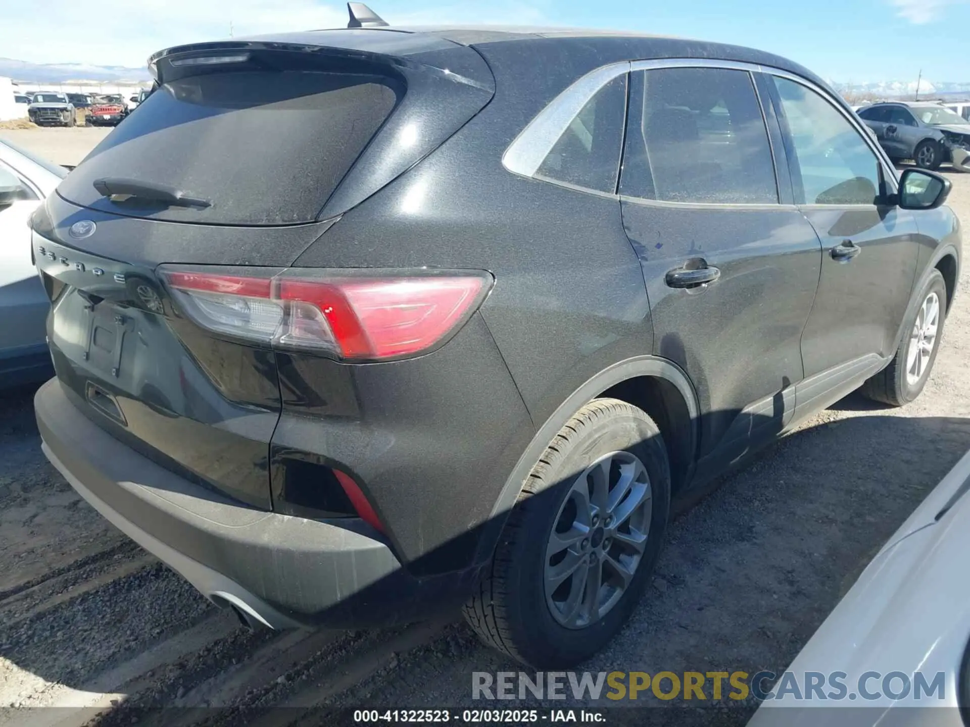 4 fotografías del automóvil dañado 1FMCU0G69MUA90500 FORD ESCAPE 2021