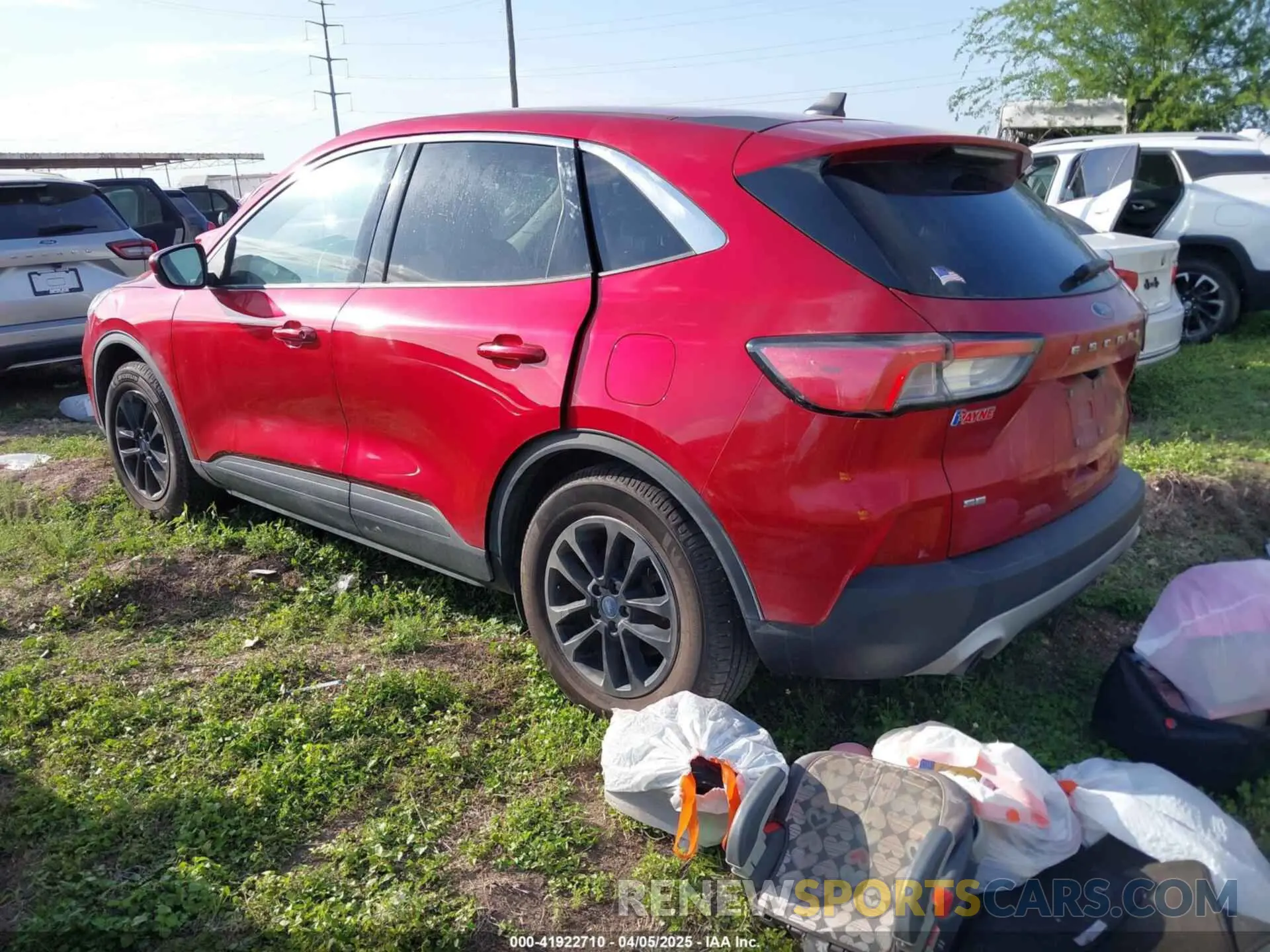 3 fotografías del automóvil dañado 1FMCU0G69MUA92053 FORD ESCAPE 2021