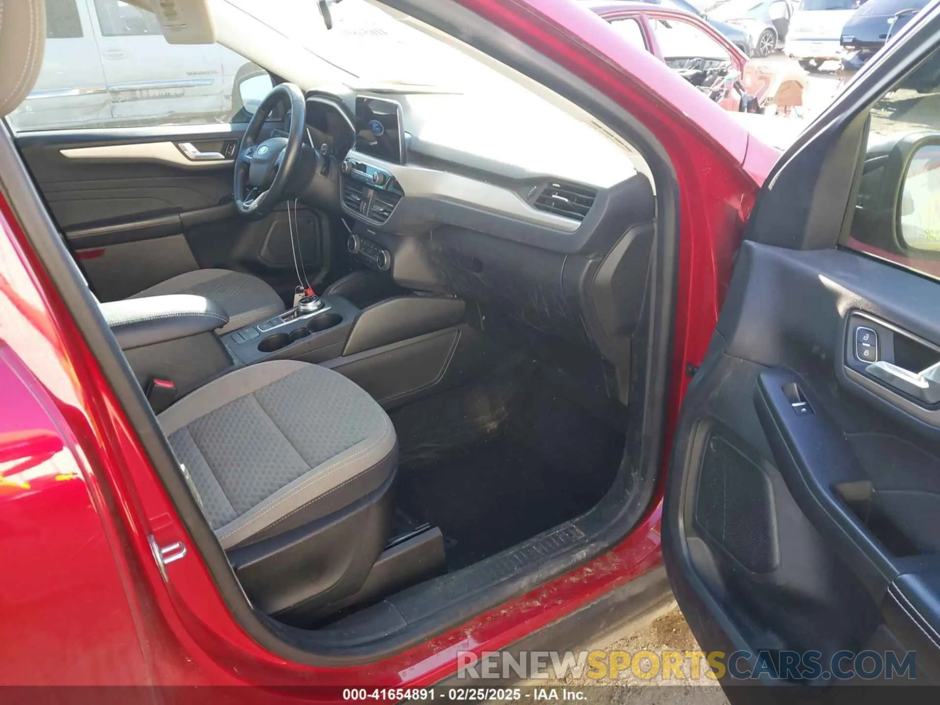 5 fotografías del automóvil dañado 1FMCU0G6XMUA20780 FORD ESCAPE 2021