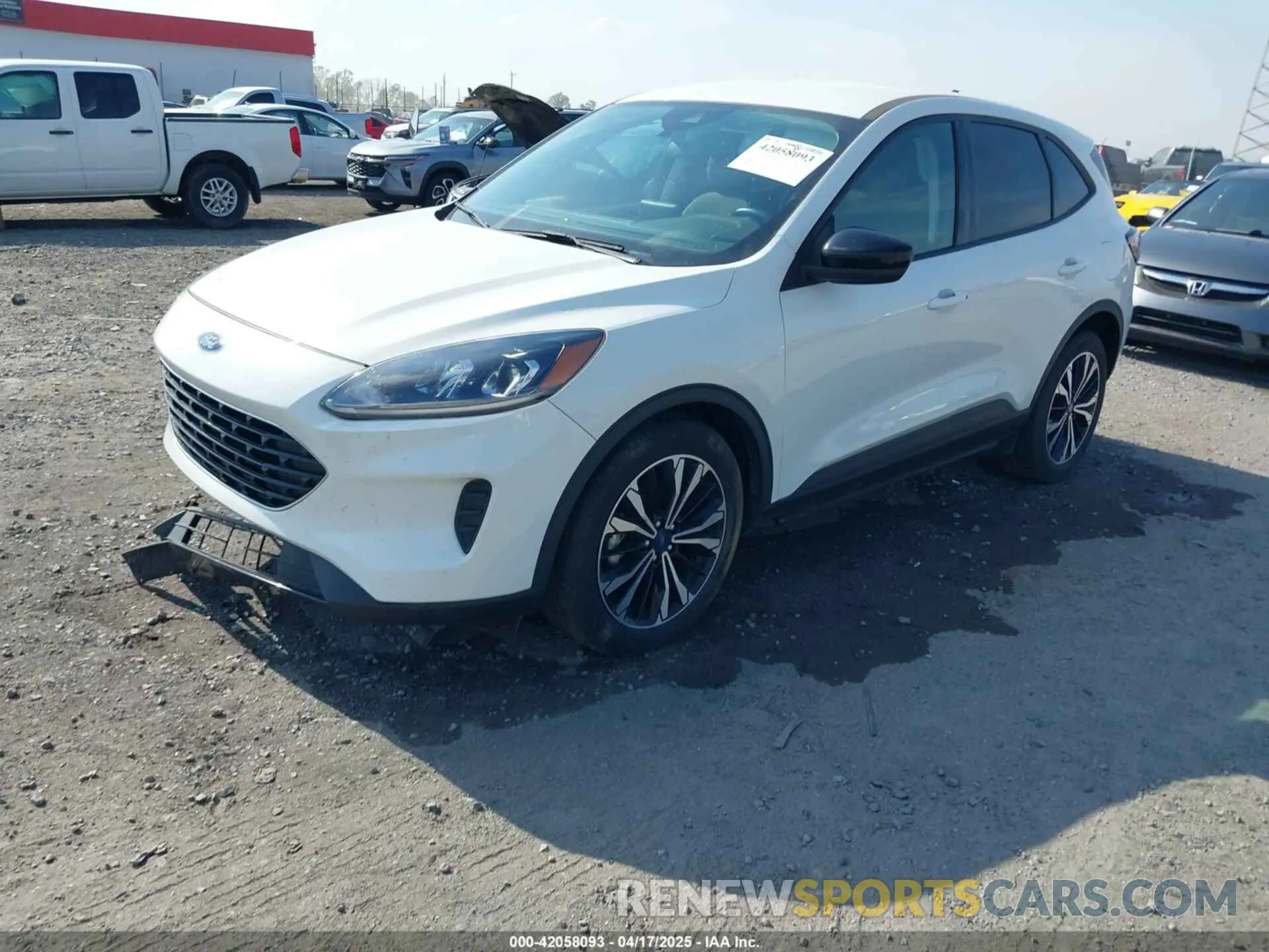 2 fotografías del automóvil dañado 1FMCU0G6XMUB32625 FORD ESCAPE 2021