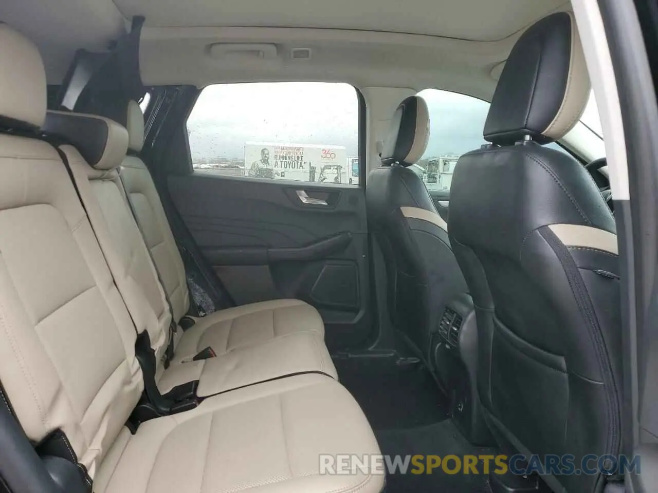 12 fotografías del automóvil dañado 1FMCU0H60MUA09527 FORD ESCAPE 2021