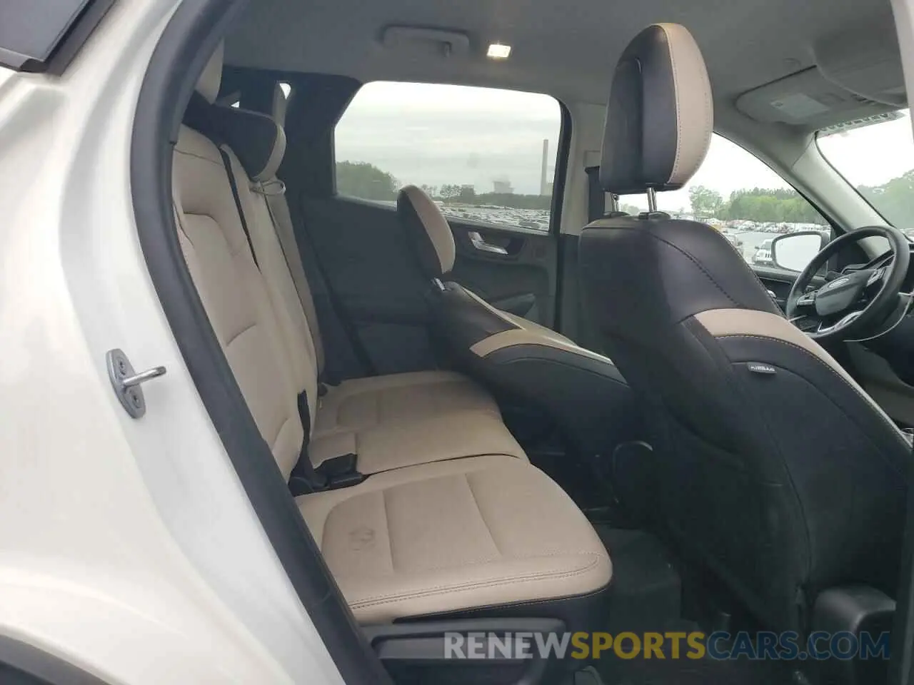 10 fotografías del automóvil dañado 1FMCU0H60MUB06856 FORD ESCAPE 2021
