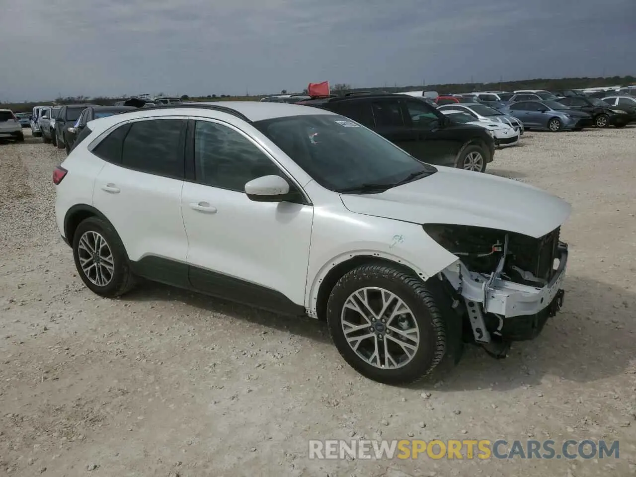 4 fotografías del automóvil dañado 1FMCU0H62MUB16711 FORD ESCAPE 2021