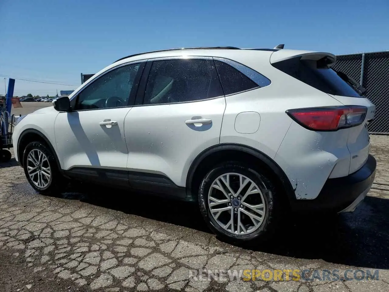2 fotografías del automóvil dañado 1FMCU0H64MUA63493 FORD ESCAPE 2021