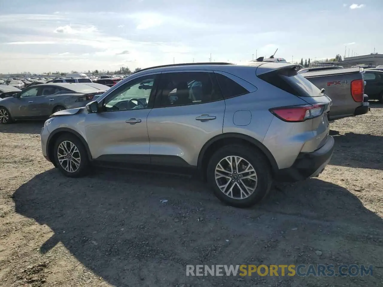 2 fotografías del automóvil dañado 1FMCU0H66MUA10178 FORD ESCAPE 2021