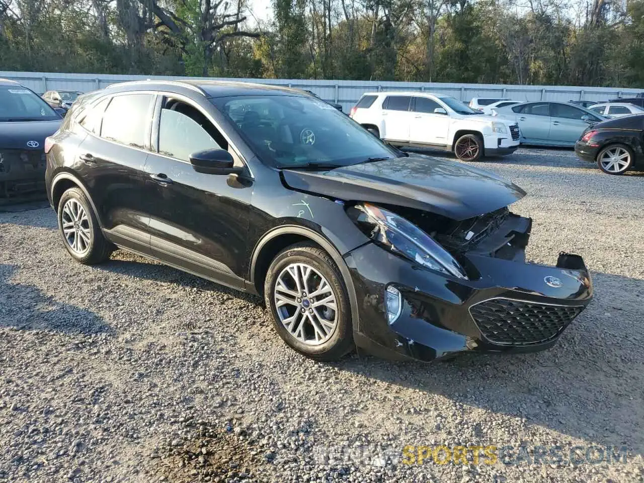 4 fotografías del automóvil dañado 1FMCU0H67MUA92762 FORD ESCAPE 2021
