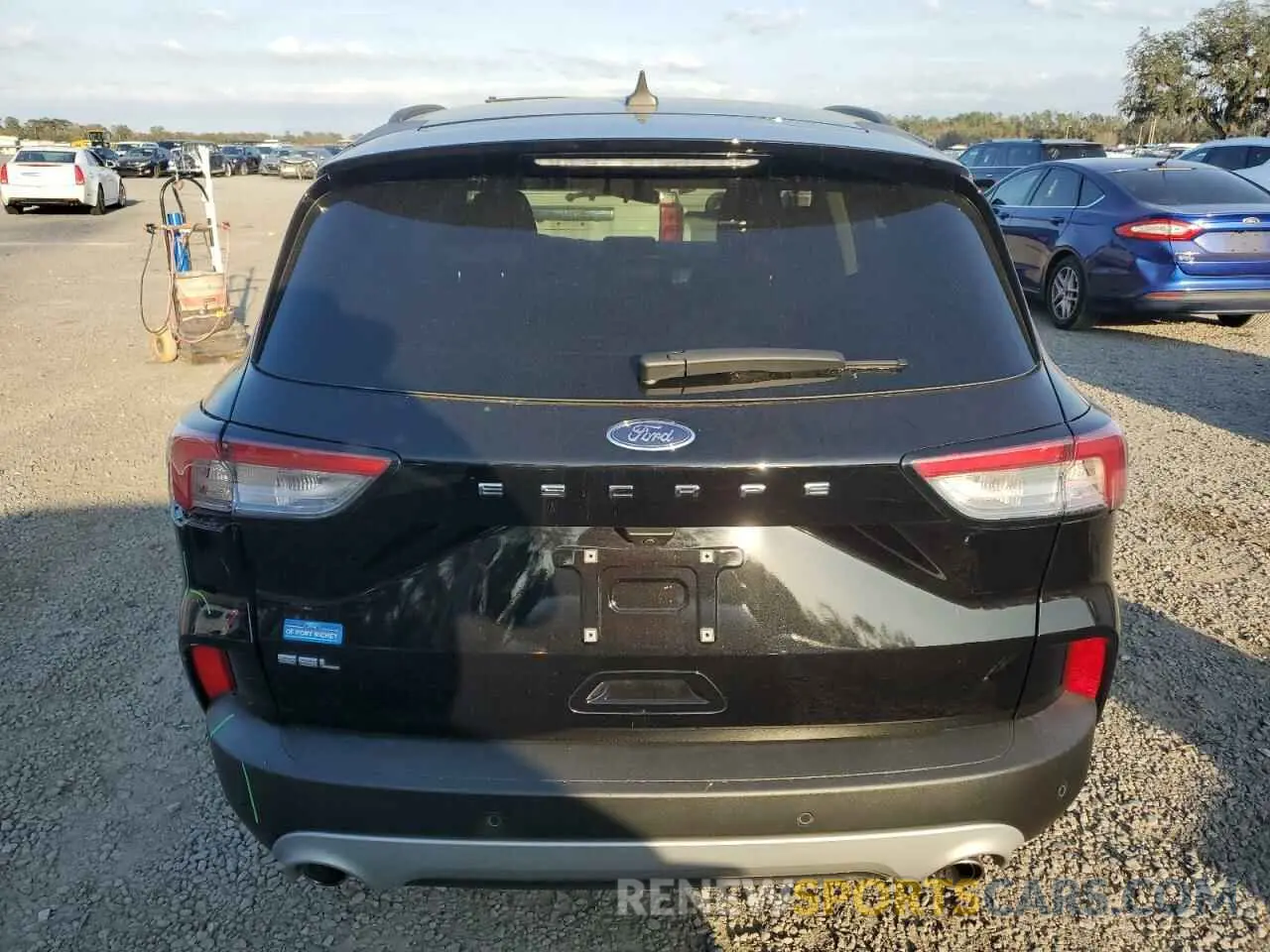 6 fotografías del automóvil dañado 1FMCU0H67MUA92762 FORD ESCAPE 2021