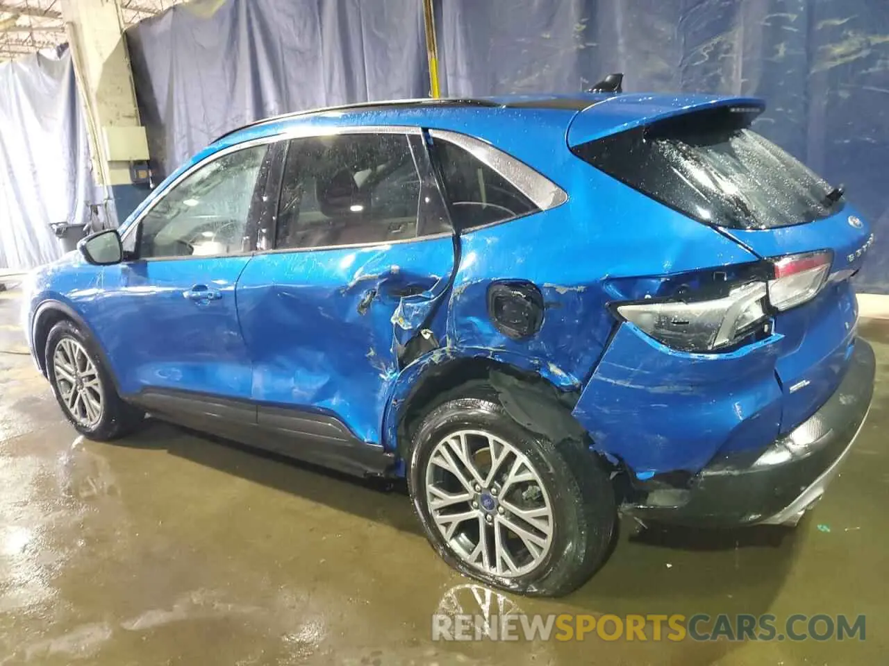 2 fotografías del automóvil dañado 1FMCU0H6XMUA30482 FORD ESCAPE 2021