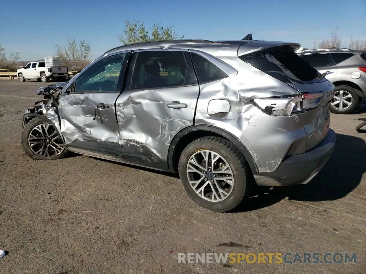 2 fotografías del automóvil dañado 1FMCU0H6XMUA57181 FORD ESCAPE 2021