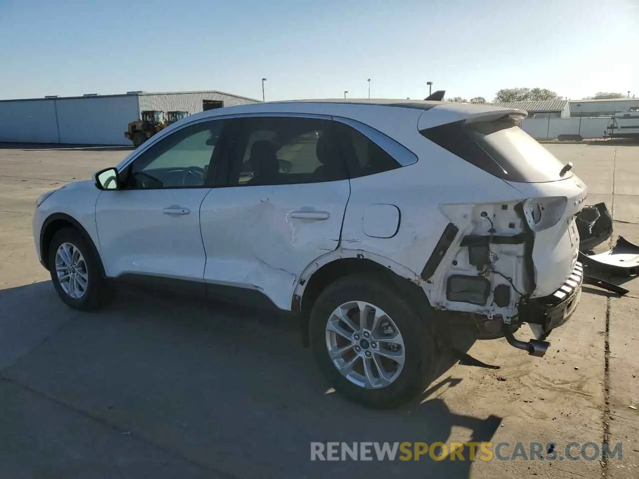 2 fotografías del automóvil dañado 1FMCU9BZ2MUB03223 FORD ESCAPE 2021