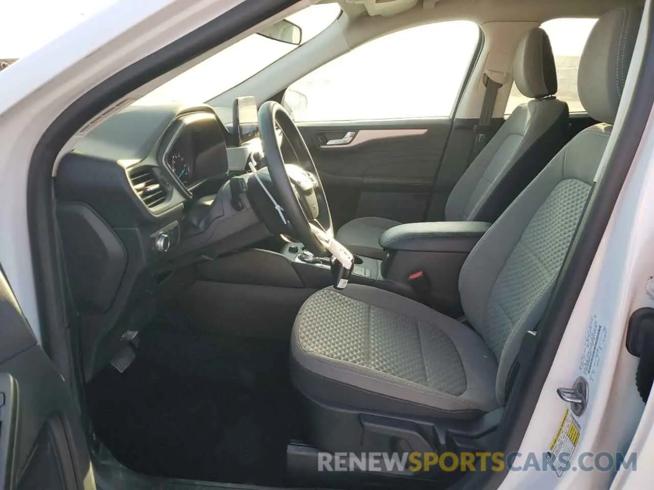 7 fotografías del automóvil dañado 1FMCU9BZ2MUB03223 FORD ESCAPE 2021