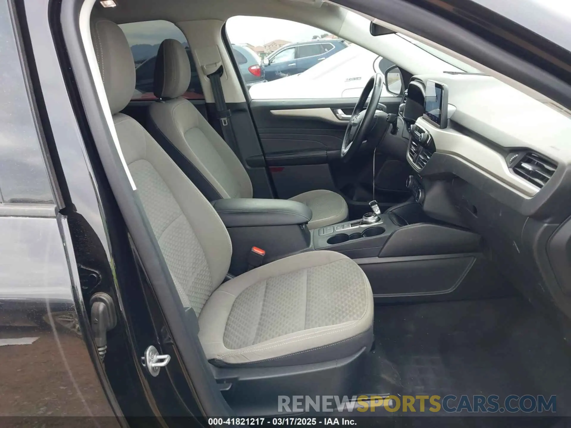 5 fotografías del automóvil dañado 1FMCU9BZ3MUA83855 FORD ESCAPE 2021