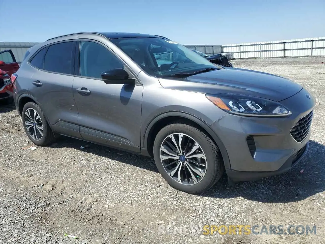 4 fotografías del automóvil dañado 1FMCU9BZ6MUA12214 FORD ESCAPE 2021