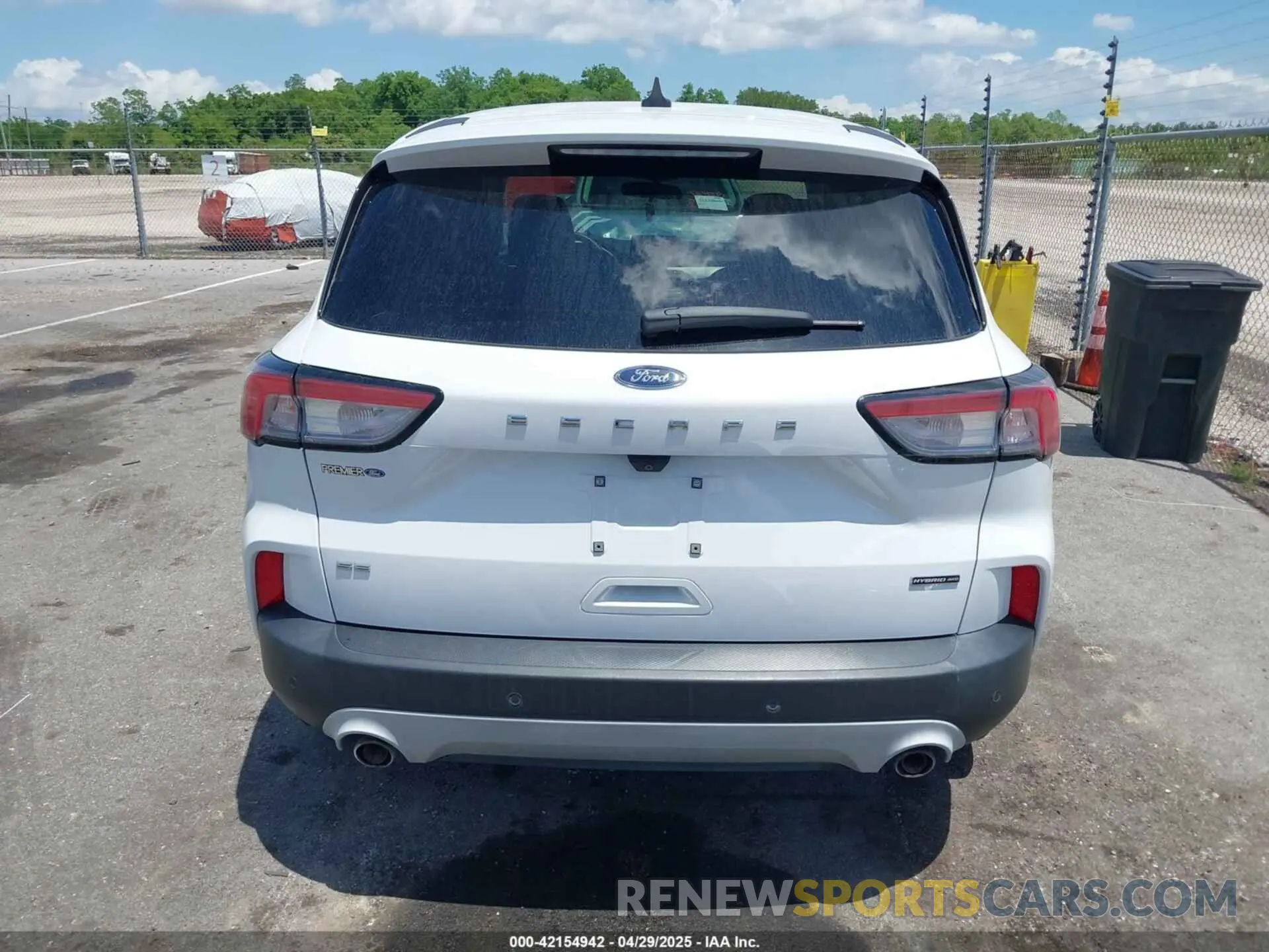 17 fotografías del automóvil dañado 1FMCU9BZ8MUA82779 FORD ESCAPE 2021
