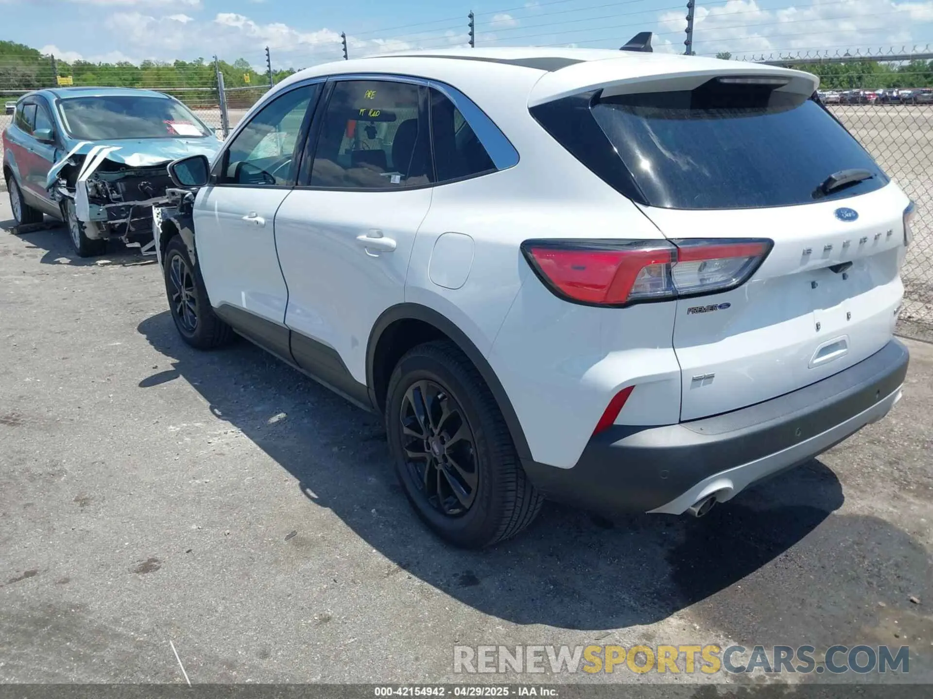 3 fotografías del automóvil dañado 1FMCU9BZ8MUA82779 FORD ESCAPE 2021