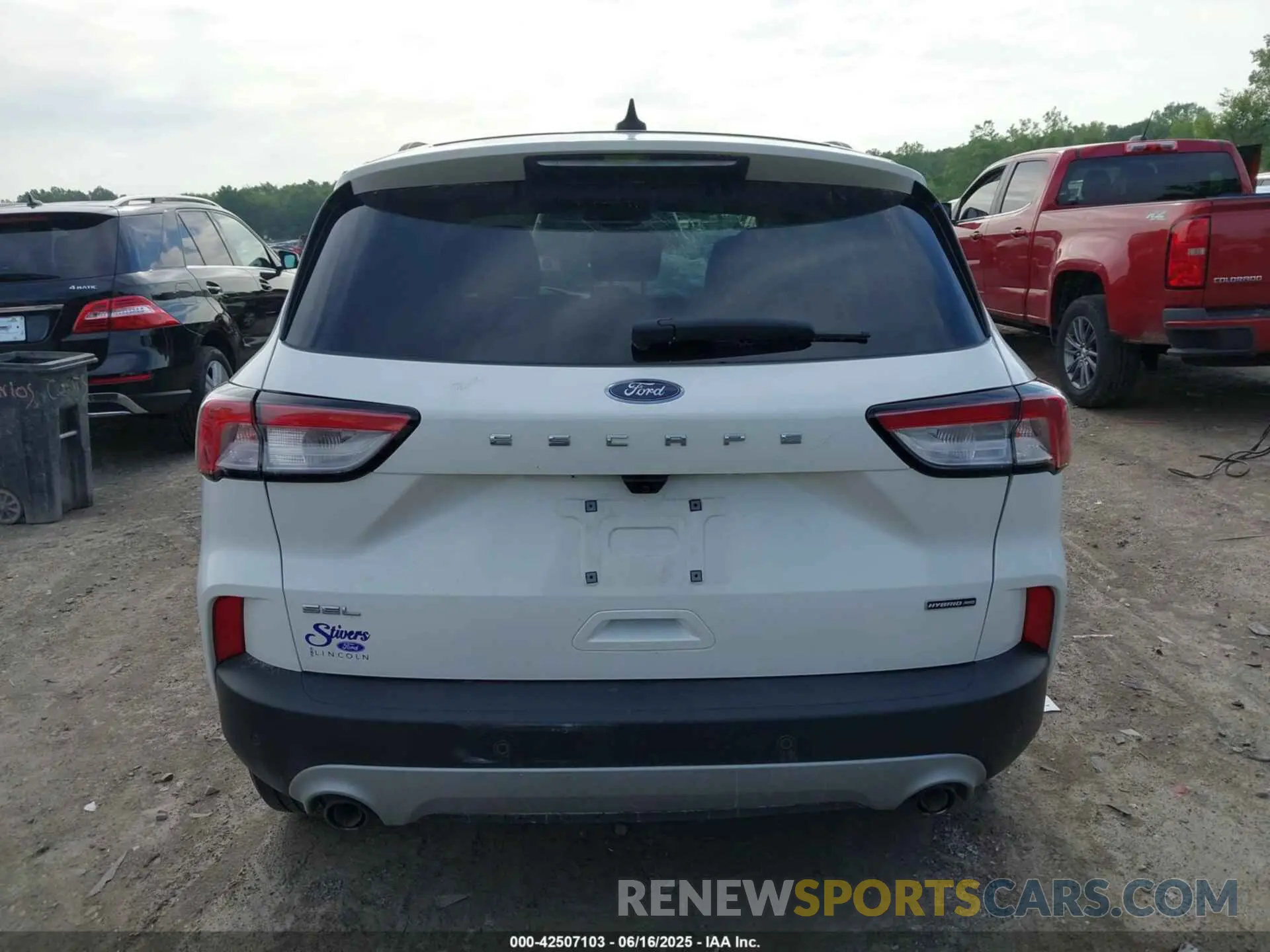 16 fotografías del automóvil dañado 1FMCU9CZ7MUB16676 FORD ESCAPE 2021