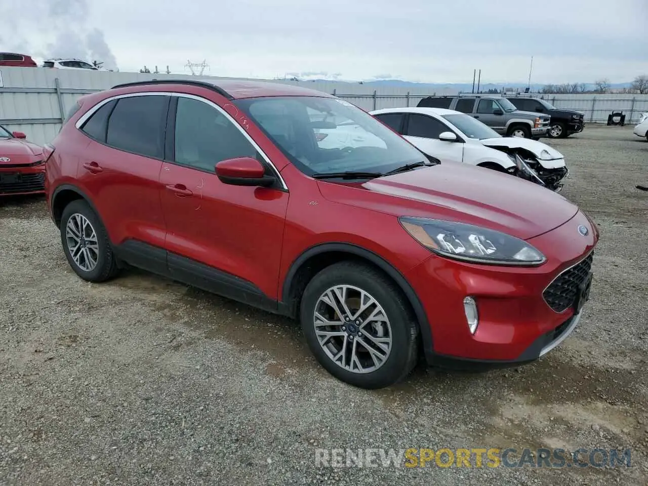 4 fotografías del automóvil dañado 1FMCU9CZ9MUA30303 FORD ESCAPE 2021