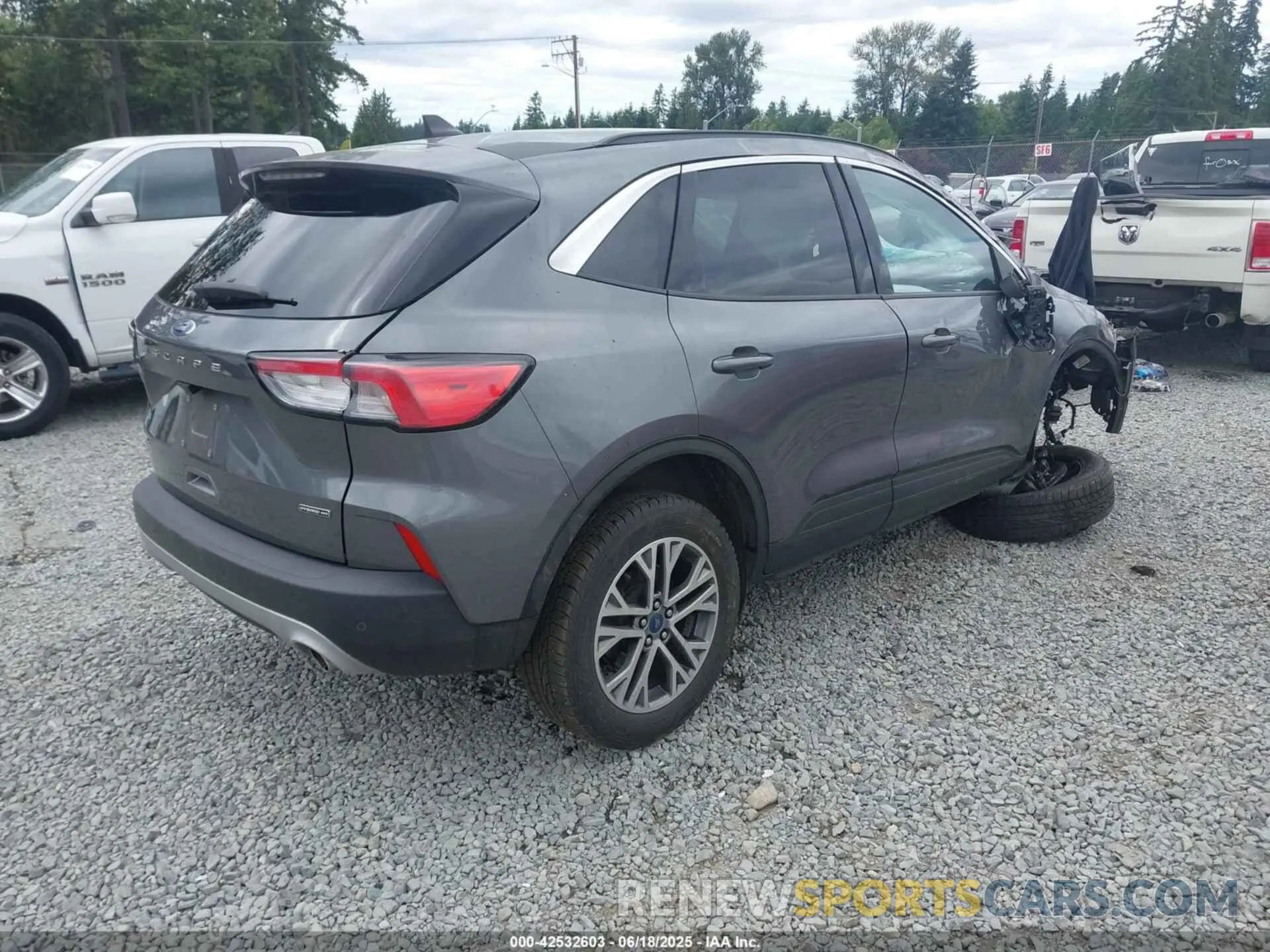 4 fotografías del automóvil dañado 1FMCU9CZ9MUA82756 FORD ESCAPE 2021