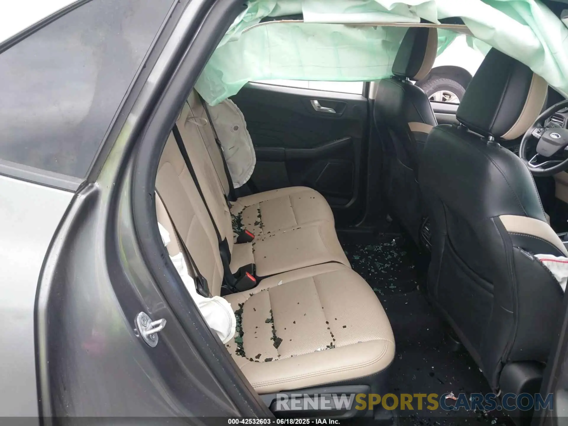 8 fotografías del automóvil dañado 1FMCU9CZ9MUA82756 FORD ESCAPE 2021