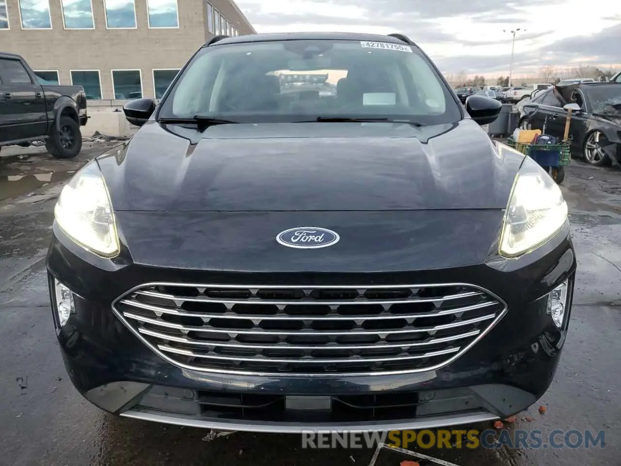5 fotografías del automóvil dañado 1FMCU9DZ3MUA77020 FORD ESCAPE 2021