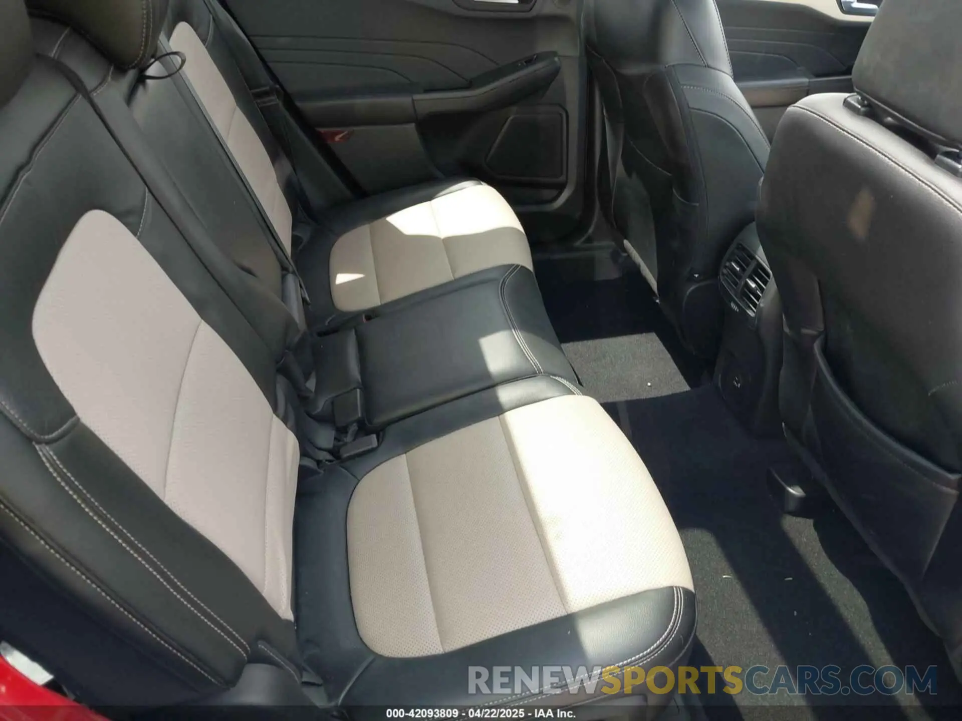 8 fotografías del automóvil dañado 1FMCU9DZ9MUA15184 FORD ESCAPE 2021