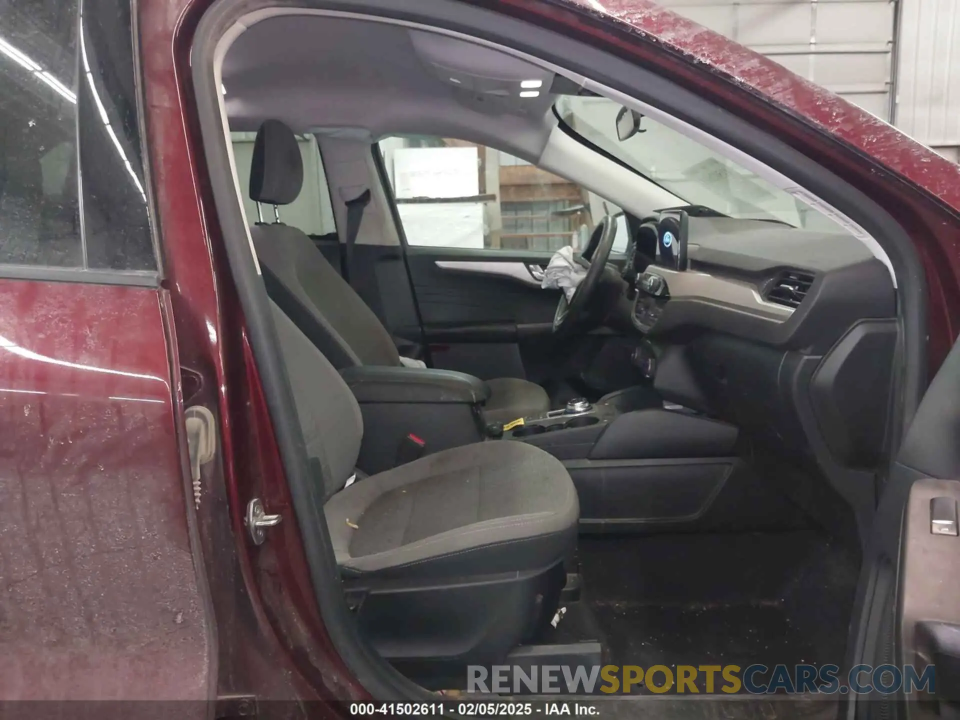 5 fotografías del automóvil dañado 1FMCU9G60MUA02969 FORD ESCAPE 2021