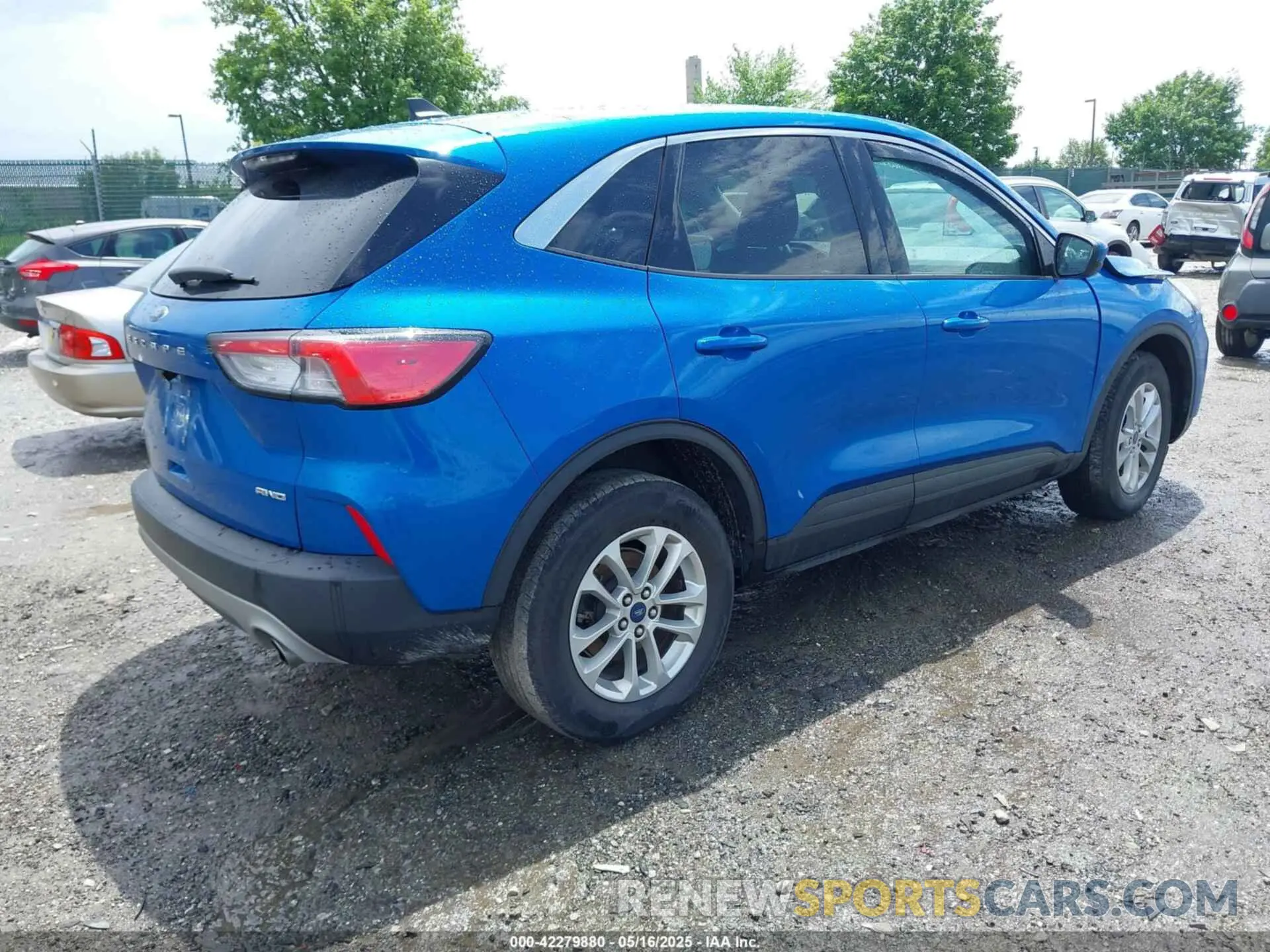 4 fotografías del automóvil dañado 1FMCU9G60MUB30337 FORD ESCAPE 2021